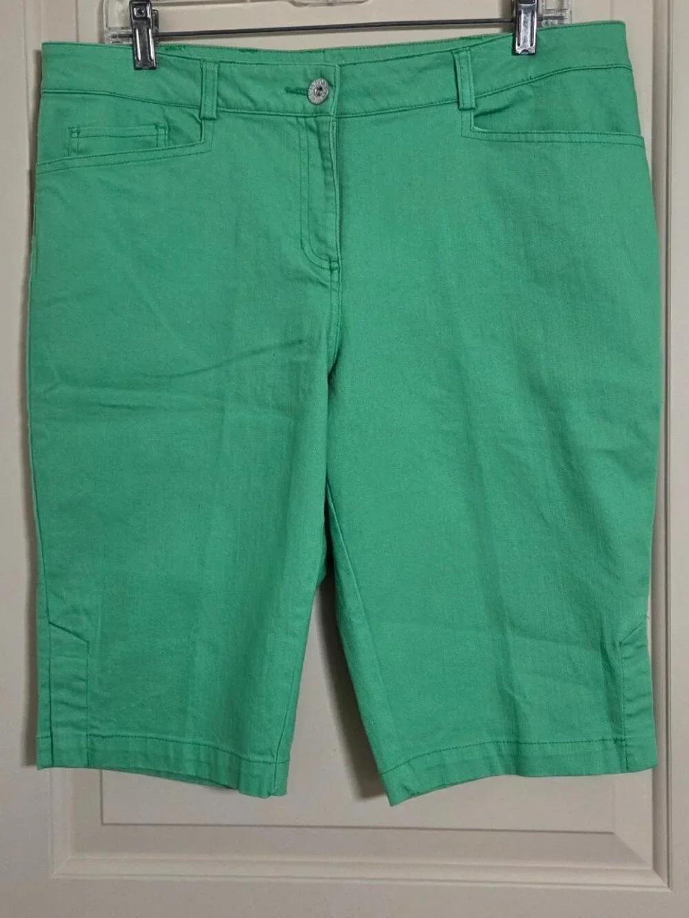 In Moda Bermuda Shorts Sz 9-10 Vibrant Green Denim Style Mid Rise